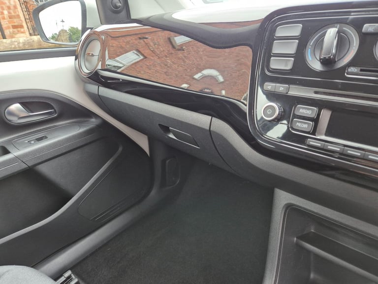 2012 Volkswagen up! 1.0 Move up! Euro 5 3dr HATCHBACK Petrol Manual