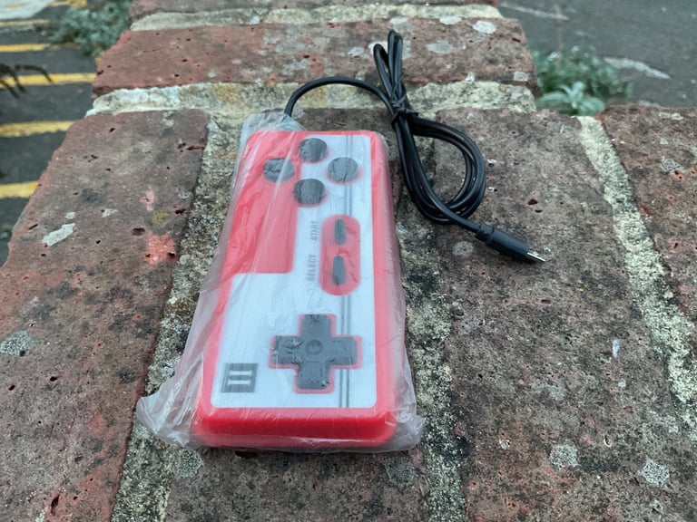 Portable Retro Mini Video Game Console 8-Bit Handheld Game Player - New