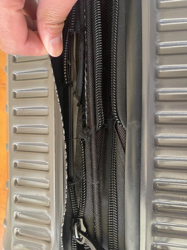 IT Suitcase (slight damage) Hand Luggage 