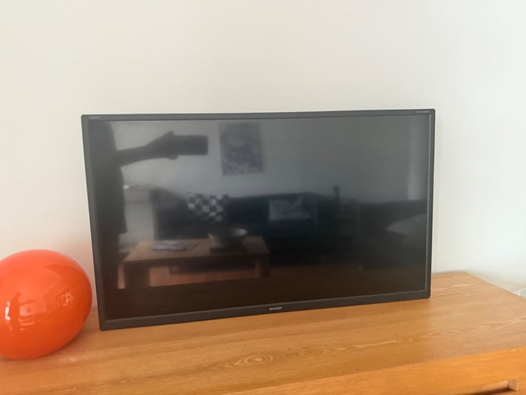 image for Sharp 32 inch TV 