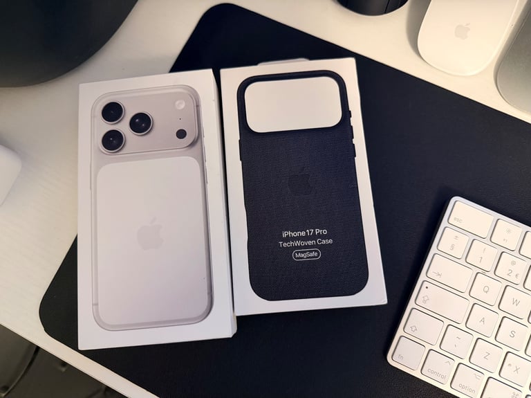 Apple iPhone 17 Pro 256gb silver + techwoven case