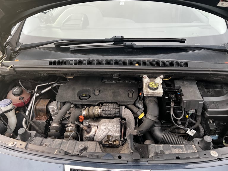 Peugeot, 3008, Hatchback, 2012, Manual, 1560 (cc), 5 doors