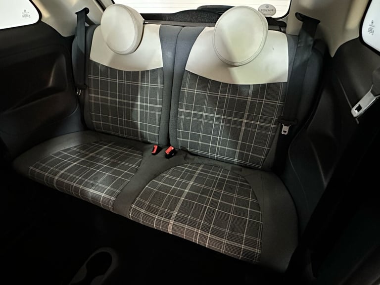 WHITE 2016 FIAT 500 LOUNGE 1.2 PETROL 3 DOOR HATCHBACK 1 PREVIOUS OWNER £20 TAX