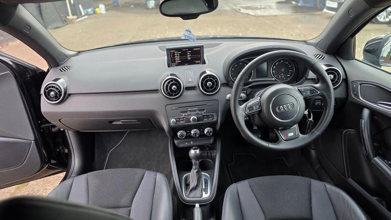 AUDI A1 1.4 TFSI S line Sportback S Tronic Euro 5 5dr 2012