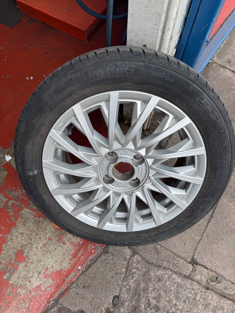 4 x Original Fiat 500 alloys and tyres! 15 inch - Good condition!