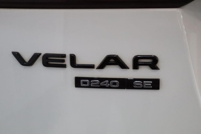 LAND ROVER RANGE ROVER VELAR 2.0 D240 R-Dynamic SE Auto 4WD Euro 6 (s/s) 5dr