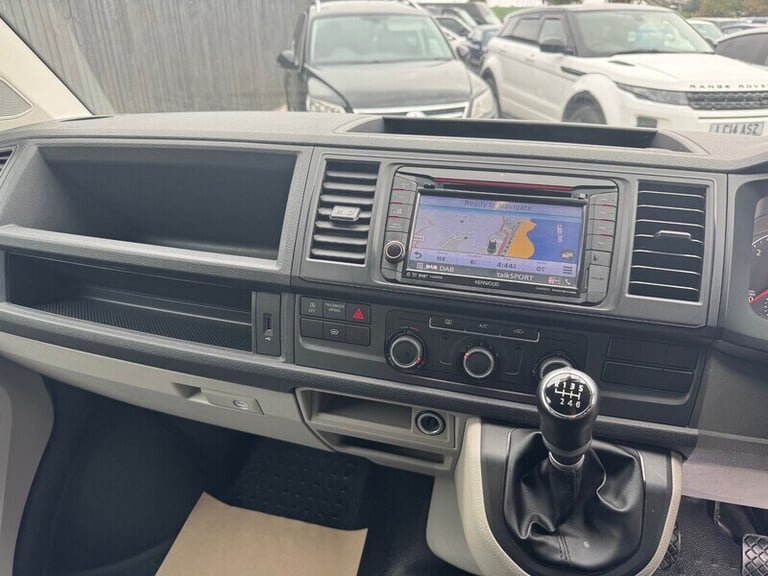 2017 Volkswagen Transporter 2.0 TDI BMT 150 Highline Kombi Van WINDOW VAN DIESEL Manual