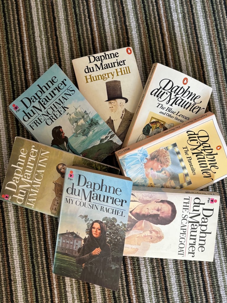 Daphne DuMaurier paperbacks