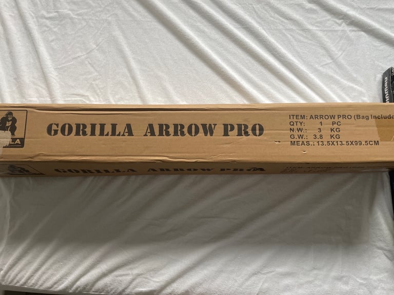 Winmau Dartboard + Gorilla Arrow Pro Stand 