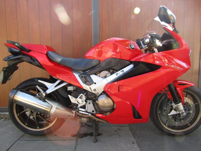 HONDA VFR 800 f ONLY 15230 MILES * FULL SERVICE HISTORY * ONE OWNER FROM NEW *