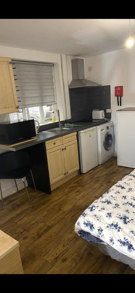 LOVEL DOUBLE ROOM AVAILABLE TO RENT IN HOVE CENTRE