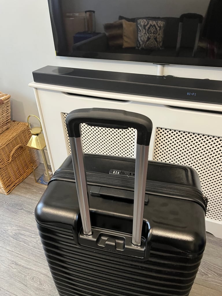 New Samsonite Large suitcase