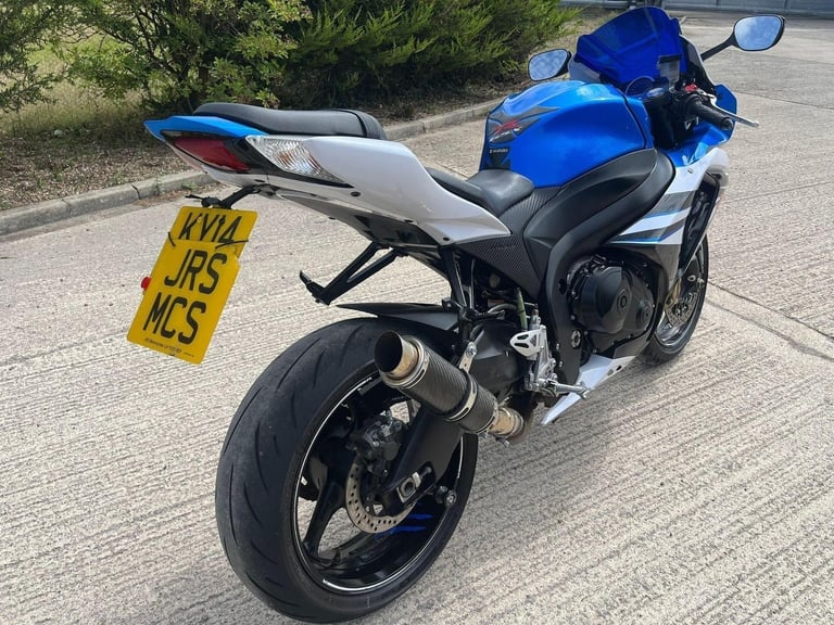 2014 14 SUZUKI GSXR 1000 L4 BLUE  WHITE SPORTS R1 GSXR1000 - LOW MILES CBR