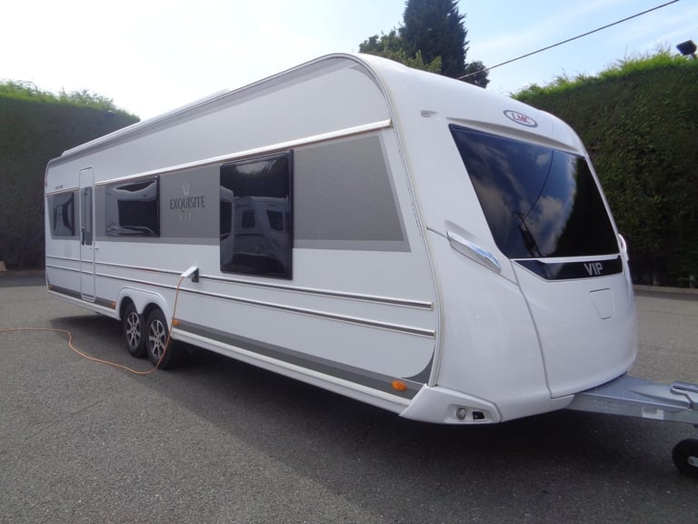 LMC 695 Vip Exquisit 5 BERTH,FIXED ISLAND BED CARAVAN WITH SEPARATE SHOW... 2021