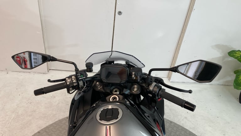 2022 Kawasaki Z R1000KNFAN (22MY) SPORTS Petrol Manual