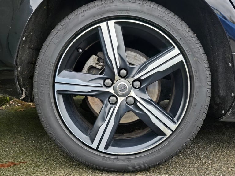 2017 Volvo V40 2.0 D2 R-Design Nav Plus Hatchback 5dr Diesel Manual Euro 6 (s/s) (120 ps) Hatchba...