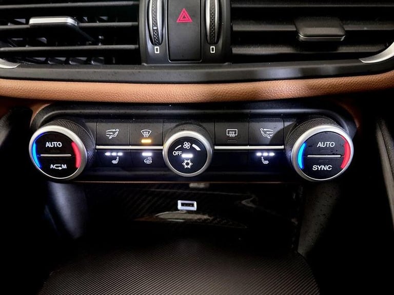 2017 Alfa Romeo Giulia 2.0 TB 280 Veloce 4dr Auto SALOON PETROL Automatic