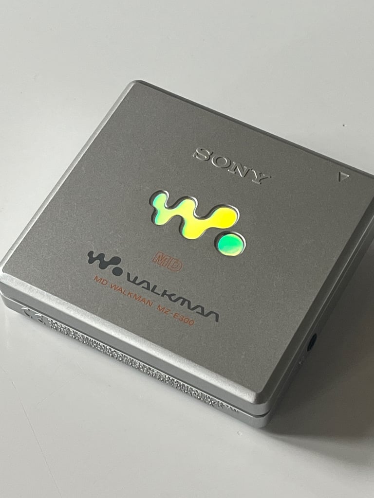 Sony MD Walkman MZ-E300 portable mini disc player
