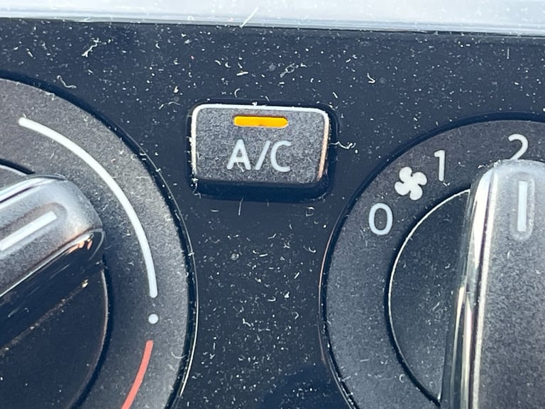 2017 Volkswagen UP! 1.0 Move up Hatchback 5dr Petrol Manual Euro 6 (s/s) (60 ps)