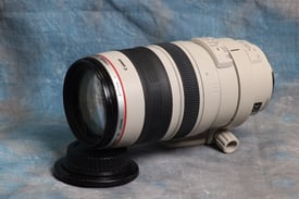 Canon EF 100-400 mm f4.5–5.6 L IS USM lens in mint condition