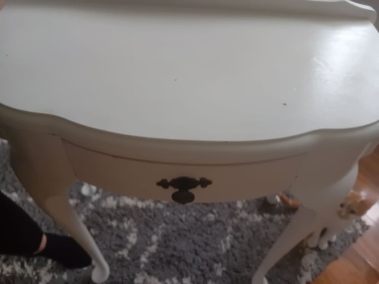 Dressing table 