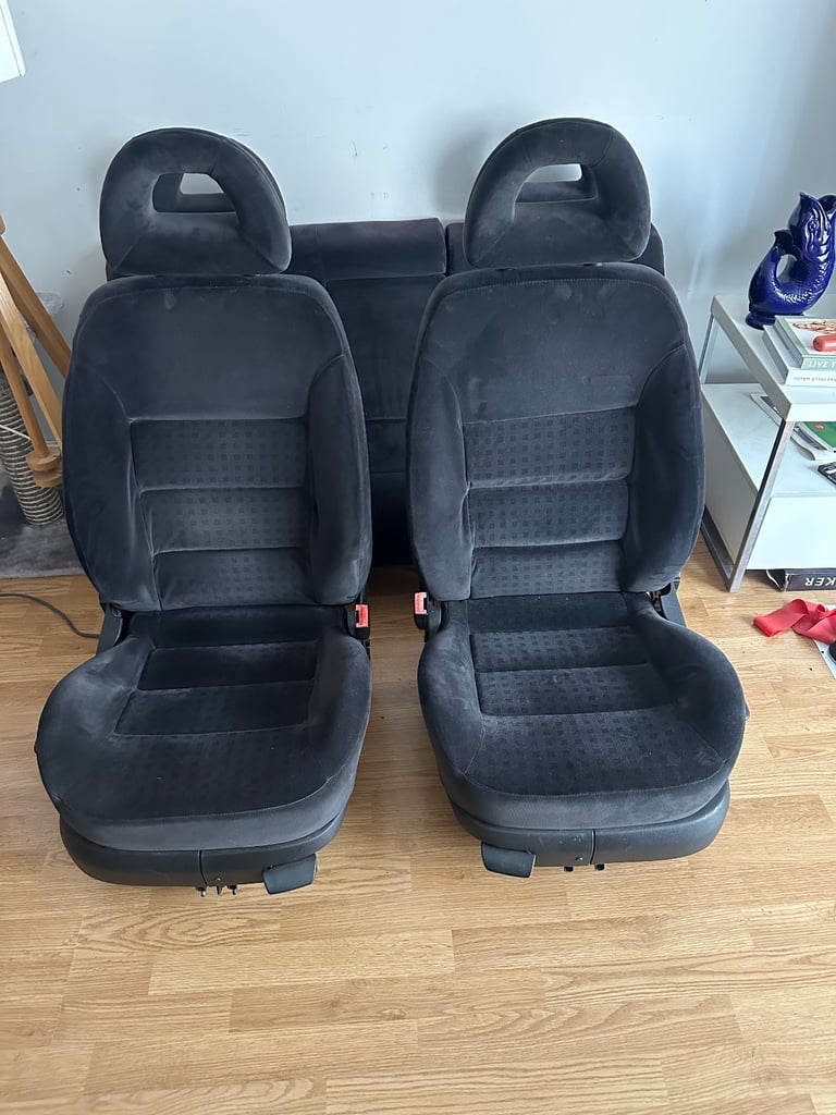 VW Golf Mk4/Bora car seats