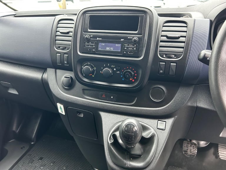 VAUXHALL VIVARO 1.6 CDTi 2900 L1H1 SWB LOW ROOF RACKING White Manual Diesel 2016