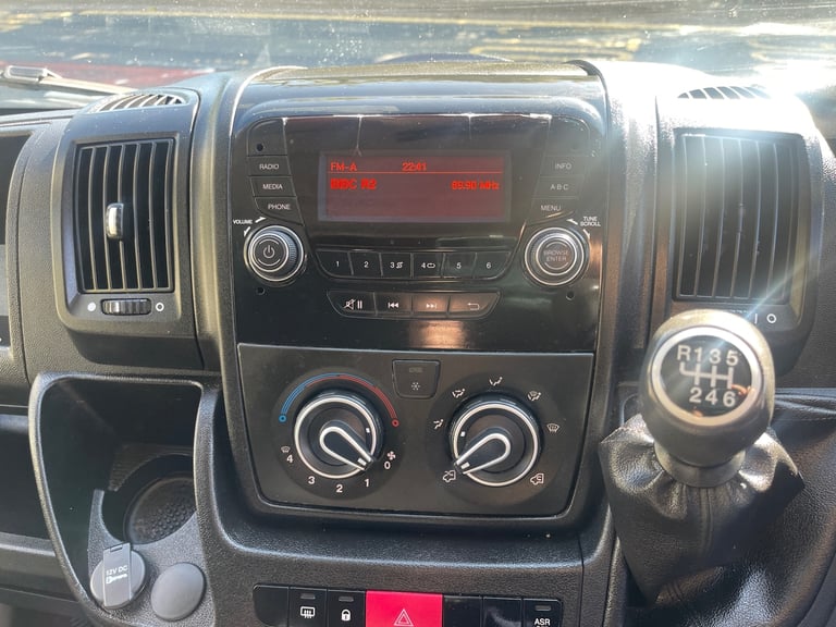 2021 Peugeot Boxer 2.2 BlueHDi  165ps Plus XLWB LOW LOADER LUTON Dropwell Luton Diesel Manual