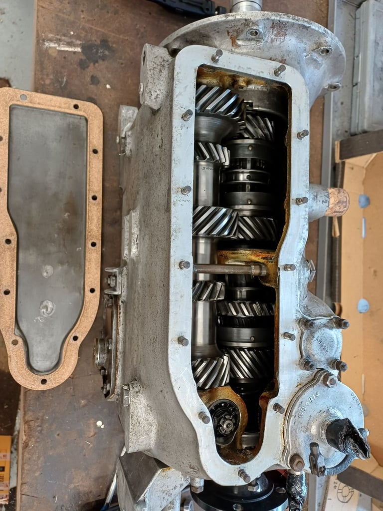 Bentley MkVI manual gearbox suitable for 1945-55 models fitted with manual gearbox.