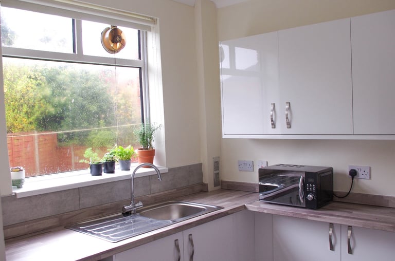 Lovely Double Room next to Freeman Hospital - No Deposit