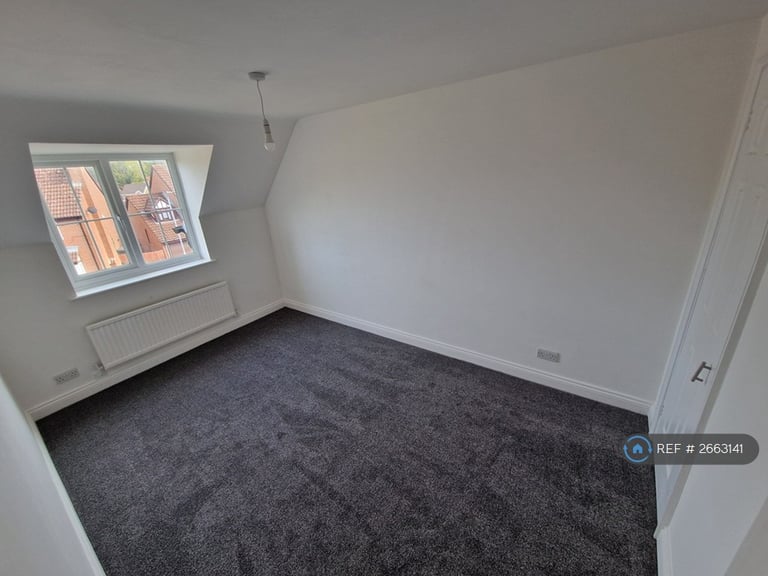 3 bedroom house in Sir Charles Square, Newport, NP10 (3 bed) (#2663141)