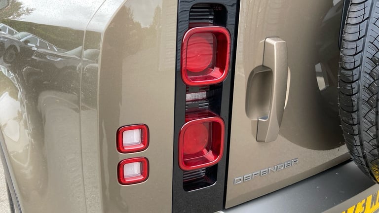 2024 Land Rover Defender 3.0 D250 X-Dynamic HSE 90 3dr Auto Diesel Estate Estate Diesel Automatic