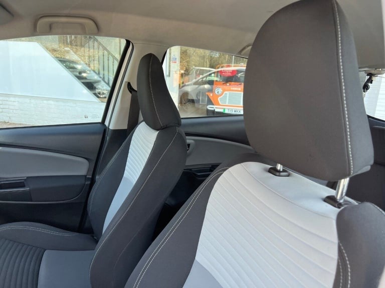 Toyota Yaris 1.5 VVT-i Icon 5dr - REAR CAMERA - BLUETOOTH - Petrol