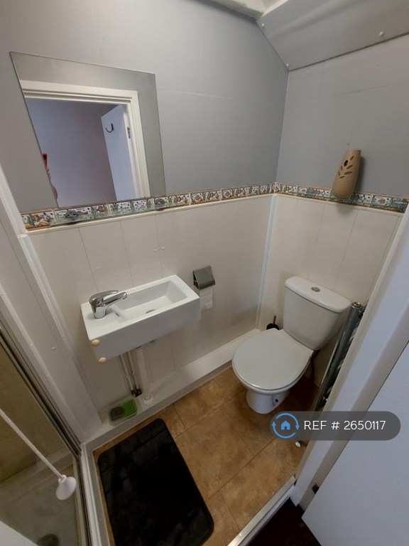 Studio flat in Furnace Lane, Telford, TF2 (#2650117)