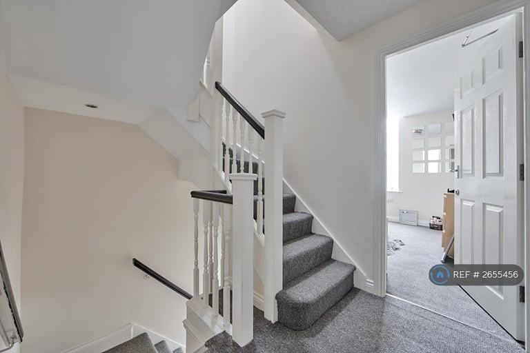 6 bedroom flat in Coniston Avenue, West Jesmond, Newcastle Upon Tyne, NE2 (6 bed) (#2655456)
