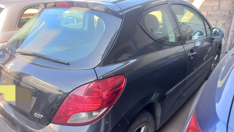 Breaking spare parts Peugeot 207