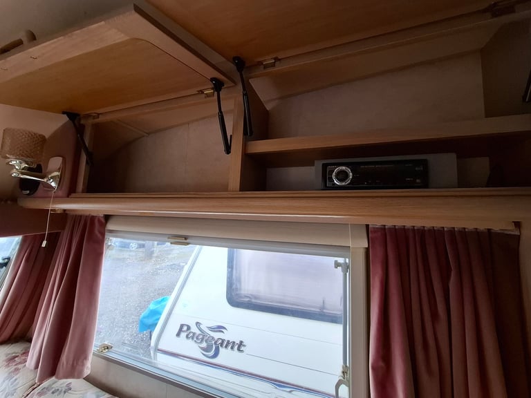 SELL 2000 Swift Challenger 490 SE LUX 5 berth