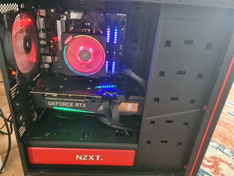 Gaming PC: Geforce RTX 3070, Ryzen 7 3800X, 32Gb RAM