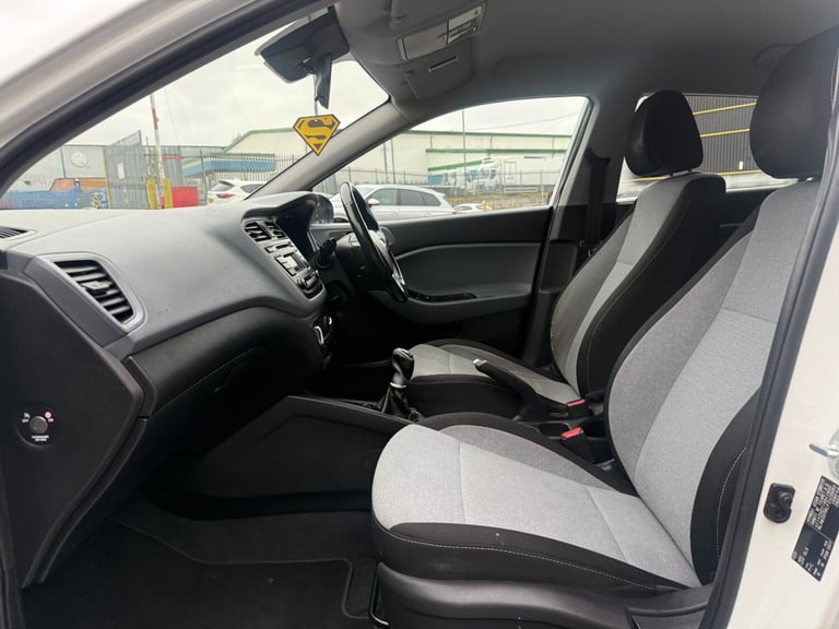 2015 HYUNDAI I20 SE CRDI HATCHBACK WHITE DIESEL