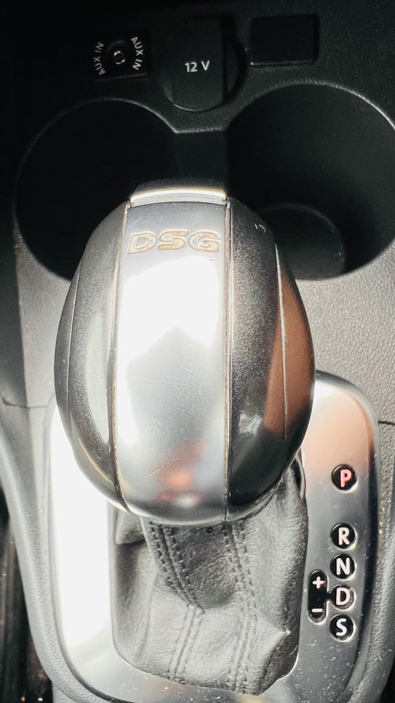 Volkswagen, POLO, Hatchback, 2010, Semi-Auto, 1390 (cc), 3 doors