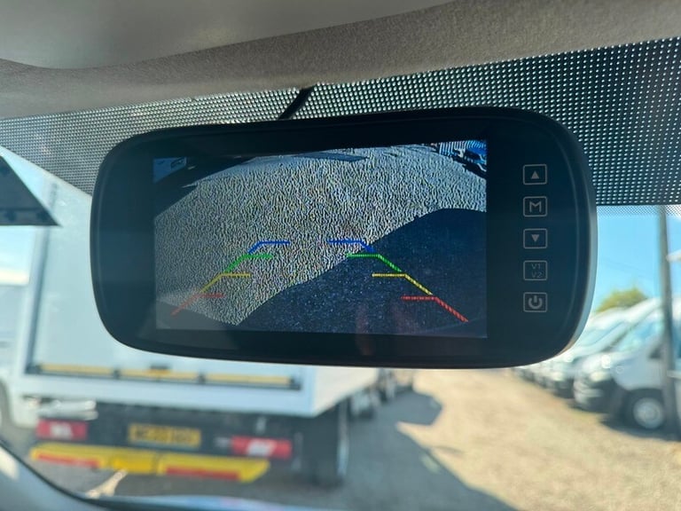 Ford Transit Connect 220 P/V L1 PANEL VAN AIR CON REVERSING CAMERA HOT WATER EUR