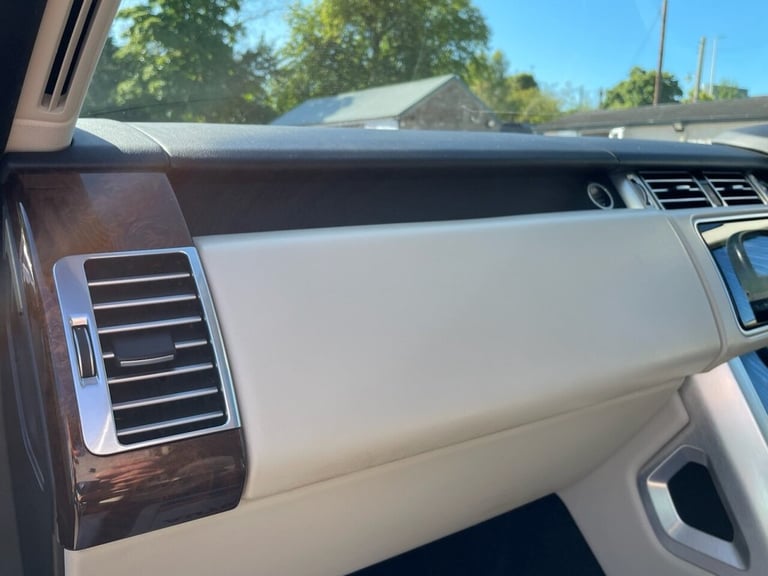 2019 Land Rover Range Rover 3.0 SD V6 Vogue black pack SUV 5dr Diesel Auto 4WD 275 bhp ESTATE Die...