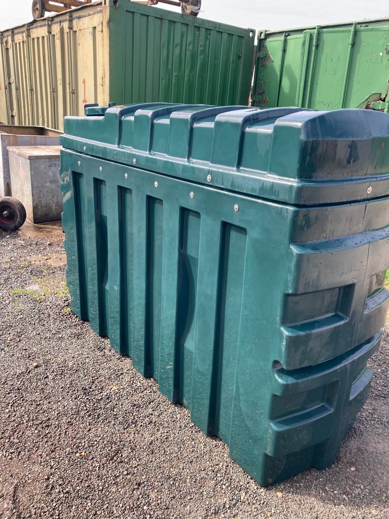 Titan 1000L bunded home heating oil tank 