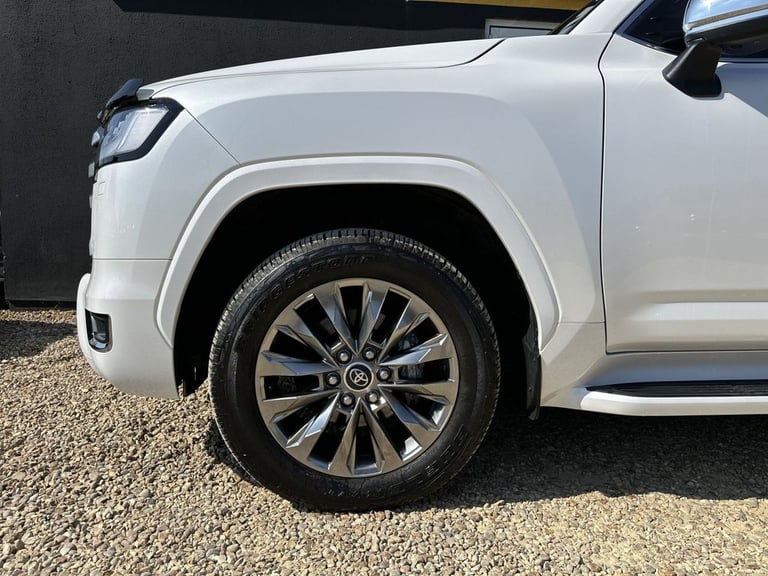 2024 74 TOYOTA LAND CRUISER 3.3L TWIN-TURBO DIESEL 300 V6 TD AUTO SAHARA ZX DIES