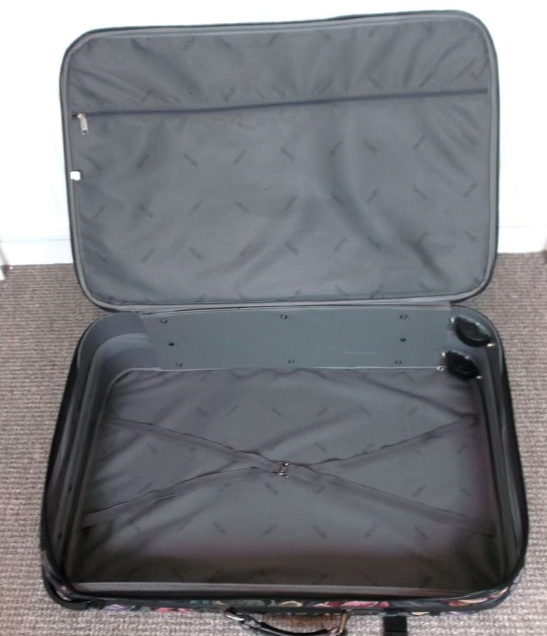 Large Jane Shilton Vintage Tapestry Suitcase with Matching Holdall