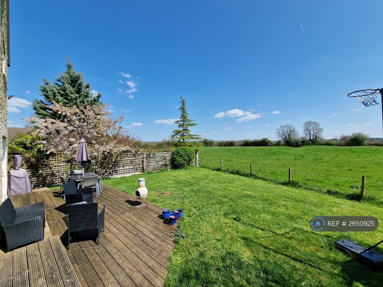 5 bedroom house in The Cedars, Lea, Nr Malmesbury, SN16 (5 bed) (#2650925)