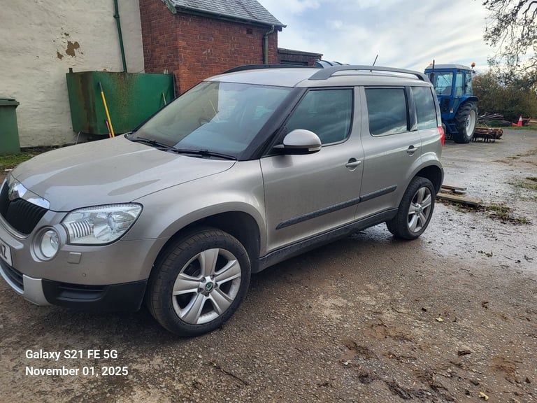 Skoda, YETI, Hatchback, 2012, Manual, 1968 (cc),5 doors - Image 6