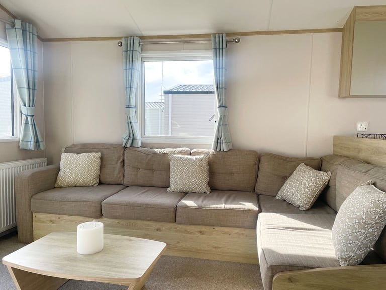 CHEAP STATIC CARAVAN FOR SALE AT BROADLAND SANDS HOLIDAY PARK - 11.5 MONTH OWNER SEASON