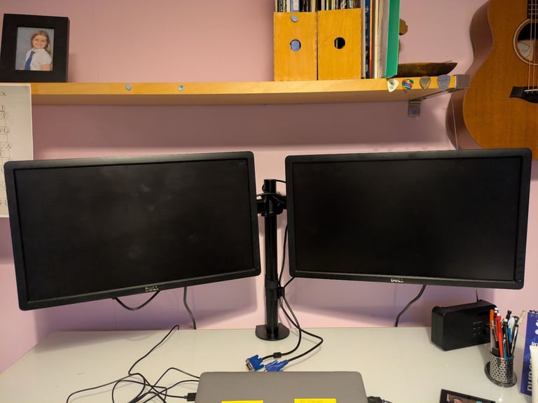 E2216 Dell dual VGA monitors with stand.