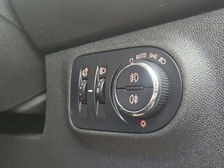 2015 Vauxhall Corsa 1.4i ecoFLEX SRi Euro 6 5dr HATCHBACK Petrol Manual